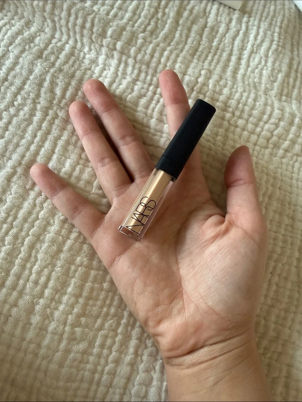 NARS Mini Radiant Creamy Concealer makeup
